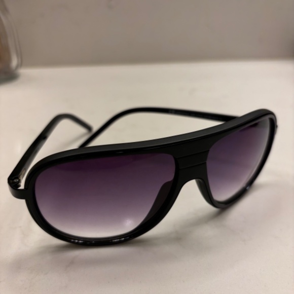 Dior Sunglasses - Picture 2 of 4